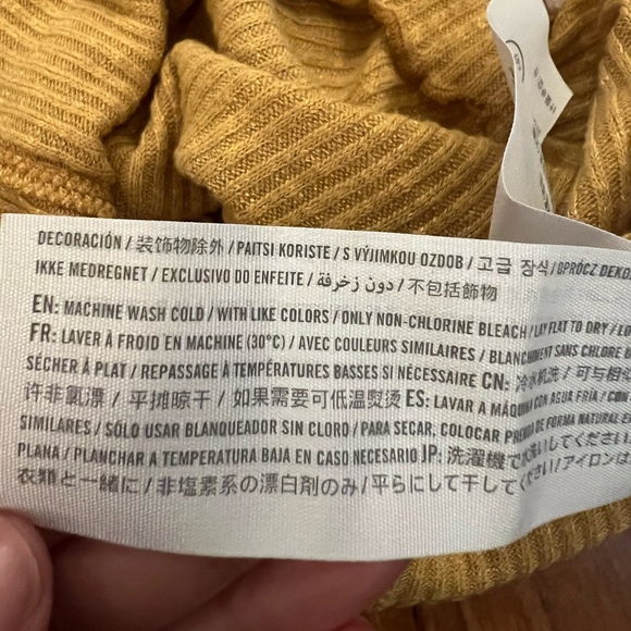 Abercrombie & Fitch Small Ribbed Knit Tie Front Short Sleeve Cropped T-Shirt - Picture 5 of 6